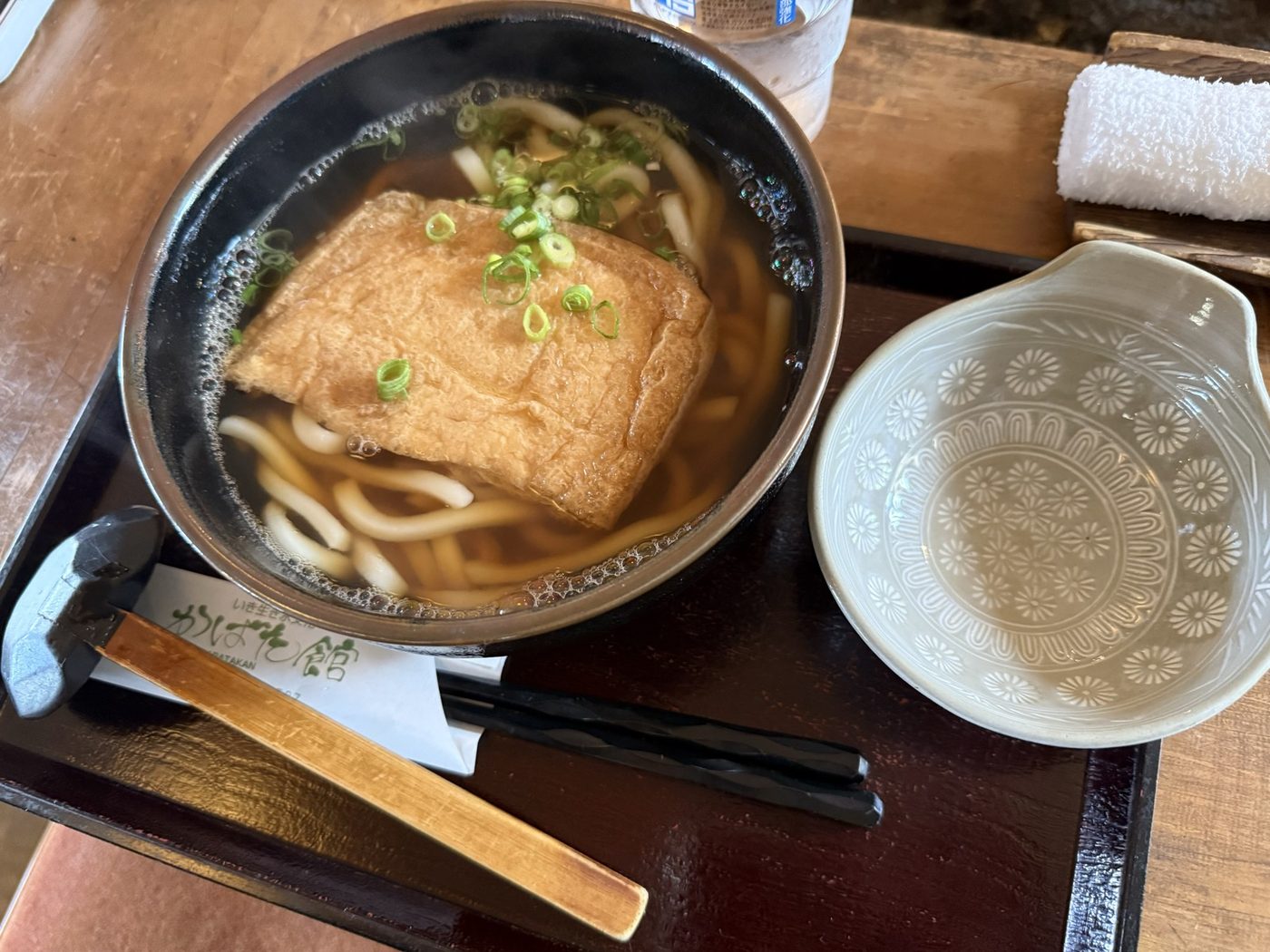 おあげがのったきつねうどん